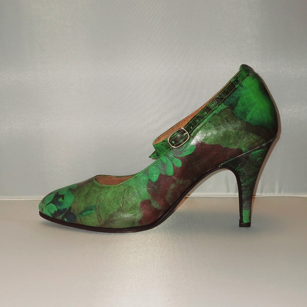 Gala (closed toe)